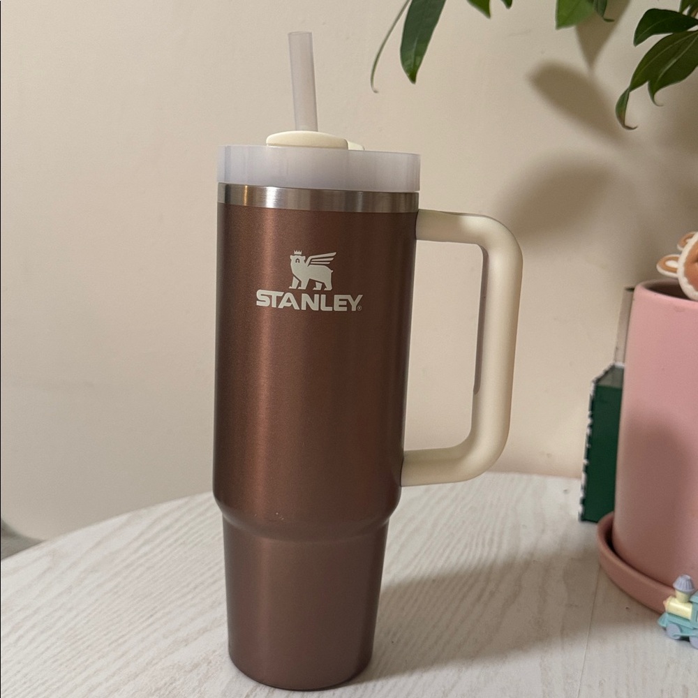 Stanley The Quencher H2.0 Flowstate 30 oz Tumbler - Rose Quartz Glow
